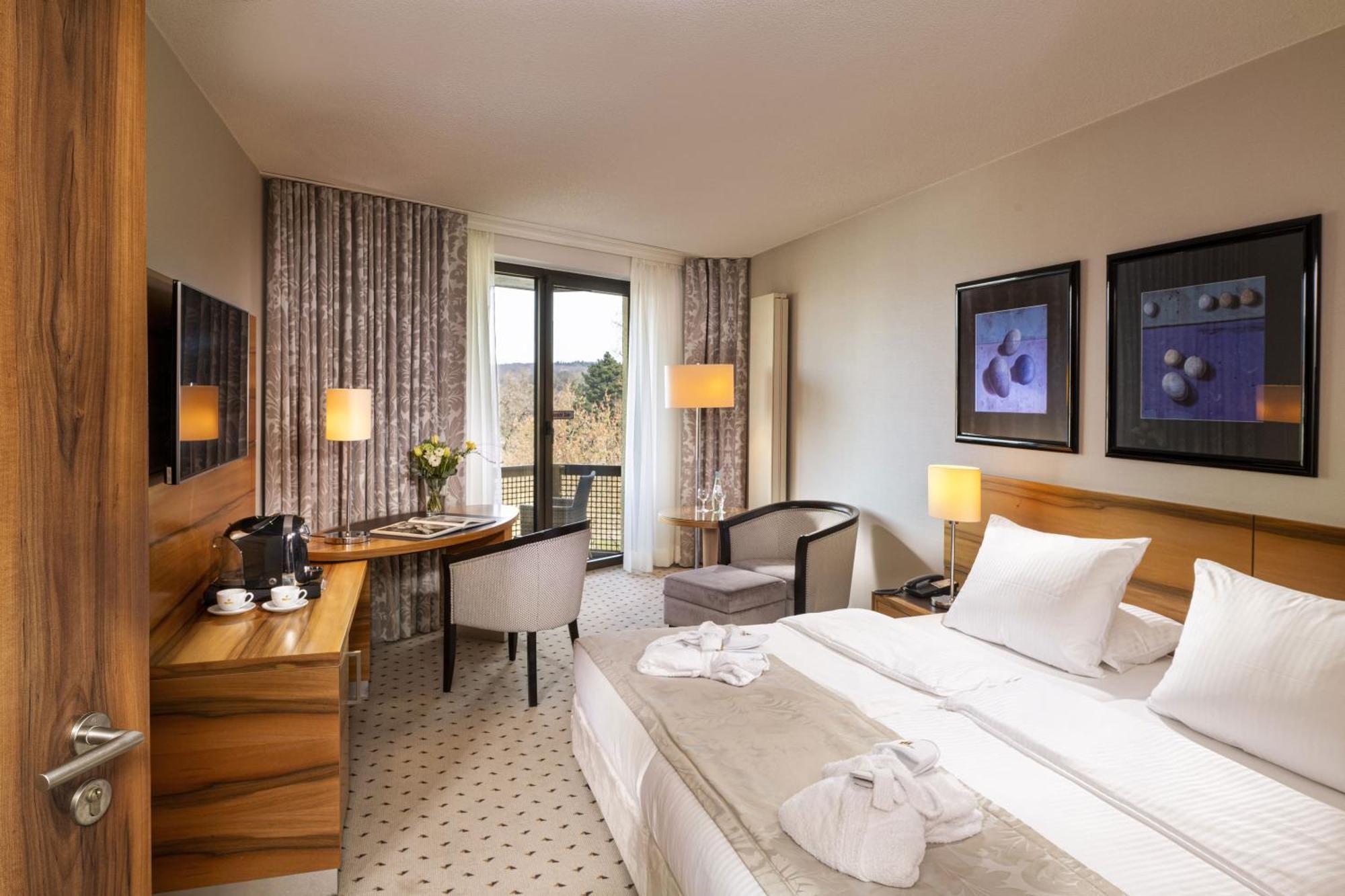 มาริทิม โฮเต็ล บาด ฮอมบูร์ก Hotel บาดฮอมบูร์ก ฟอร์ แดร์เฮอเฮอ ภายนอก รูปภาพ