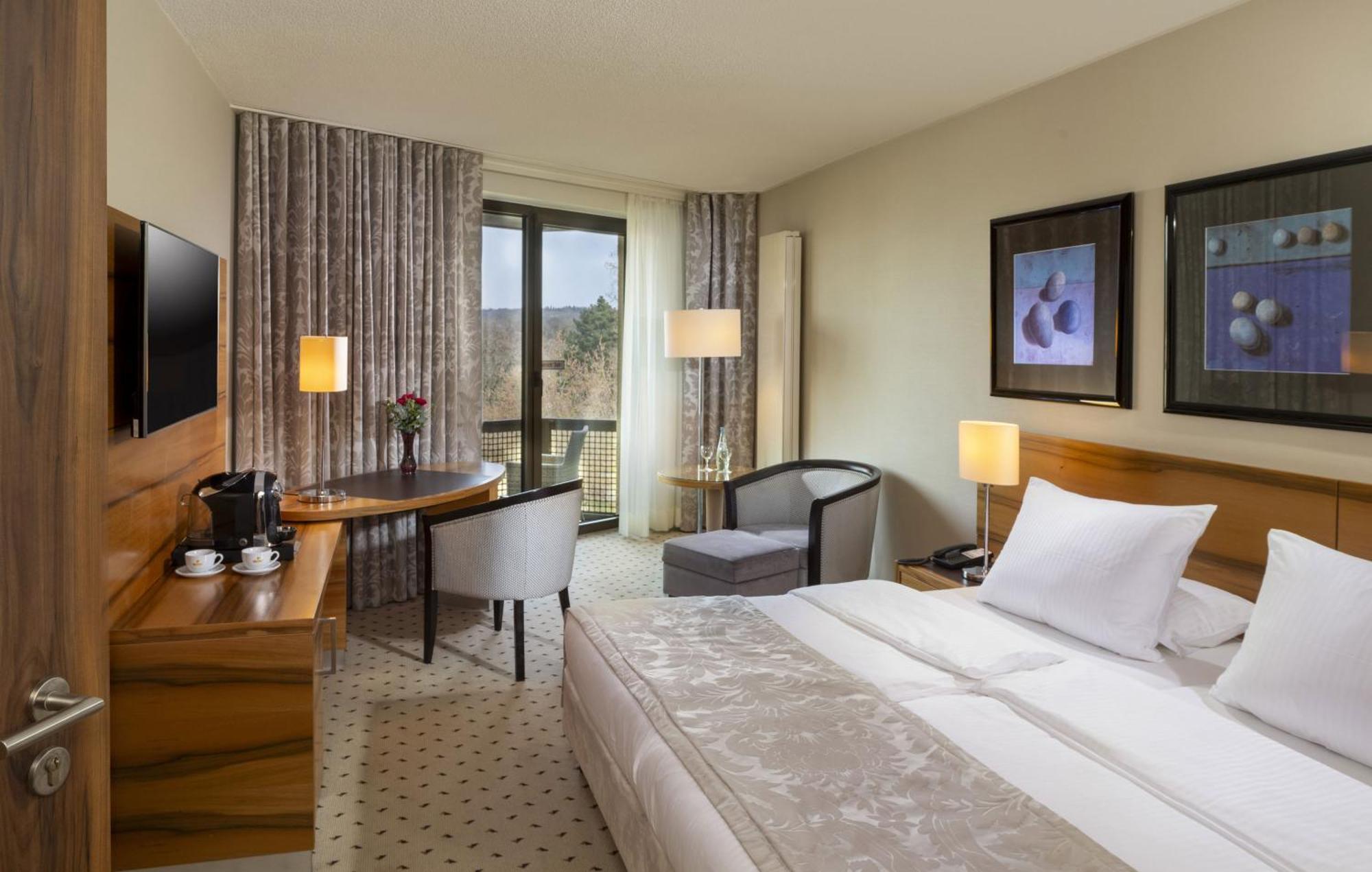 มาริทิม โฮเต็ล บาด ฮอมบูร์ก Hotel บาดฮอมบูร์ก ฟอร์ แดร์เฮอเฮอ ภายนอก รูปภาพ