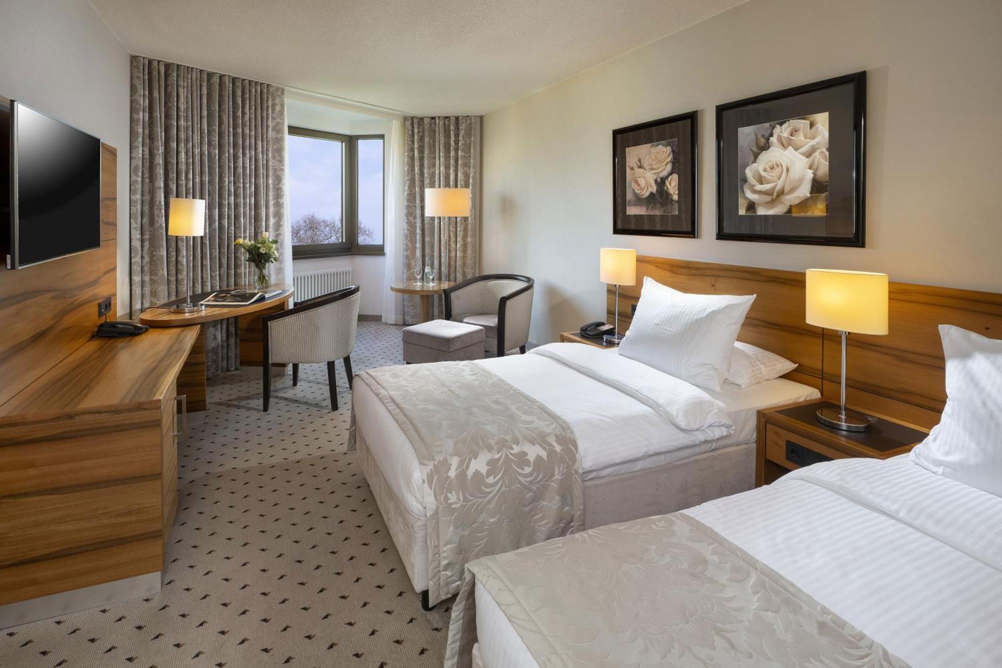 มาริทิม โฮเต็ล บาด ฮอมบูร์ก Hotel บาดฮอมบูร์ก ฟอร์ แดร์เฮอเฮอ ภายนอก รูปภาพ