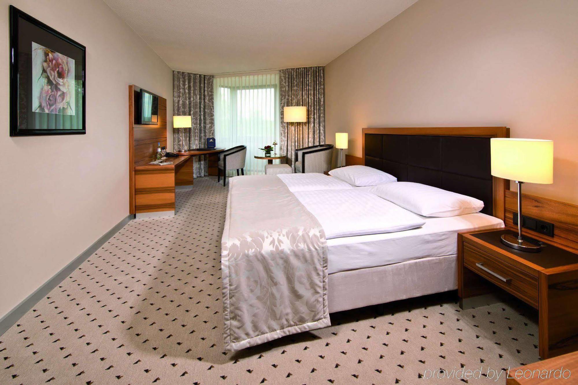 มาริทิม โฮเต็ล บาด ฮอมบูร์ก Hotel บาดฮอมบูร์ก ฟอร์ แดร์เฮอเฮอ ภายนอก รูปภาพ